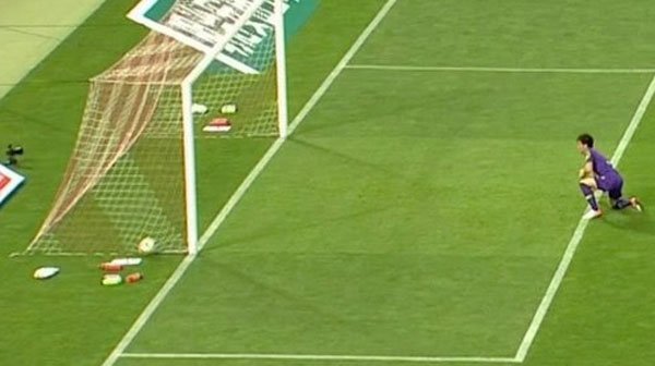 『世紀の誤審』その時、当事者たちは何を語ったのか